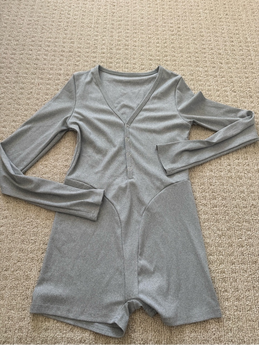 Women’s Long-Sleeve V-Neck Ribbed Romper - xs nwot
